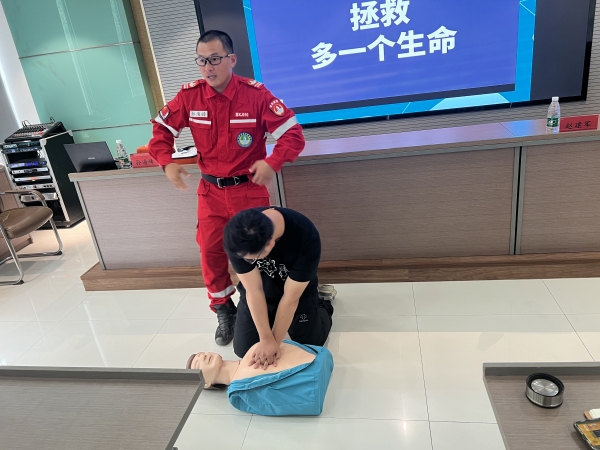 ��Ͷ���F(tu��n)(li��n)�Ϻ�����˾�e�k����ˮ��(y��ng)����Ԯ��(zhu��n)�}��Ӗ(x��n)�� (3).jpg